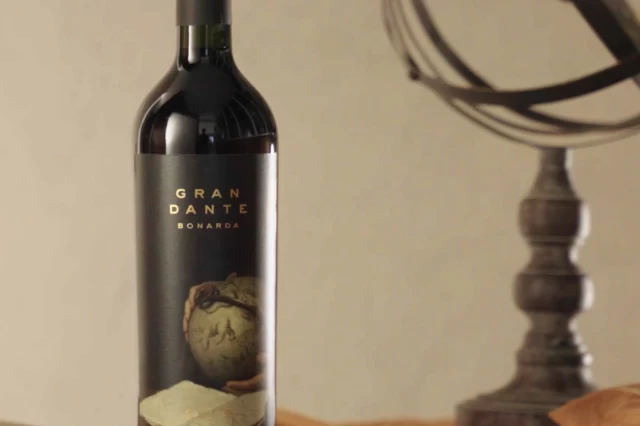Bodega Dante Robino. Argency, agencia de Diseño y Publicidad. Mendoza, Argentina.